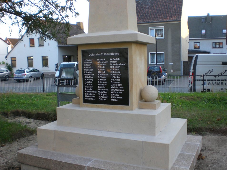 STO_Foerderung_2013_Kriegerdenkmal_Weidenhain_9 (Gemeinde Dreiheide).jpg