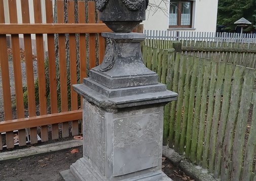 Sanierung_Grabmal_Lausa_6 (Förderverein Dorfkirche Lausa e. V.)