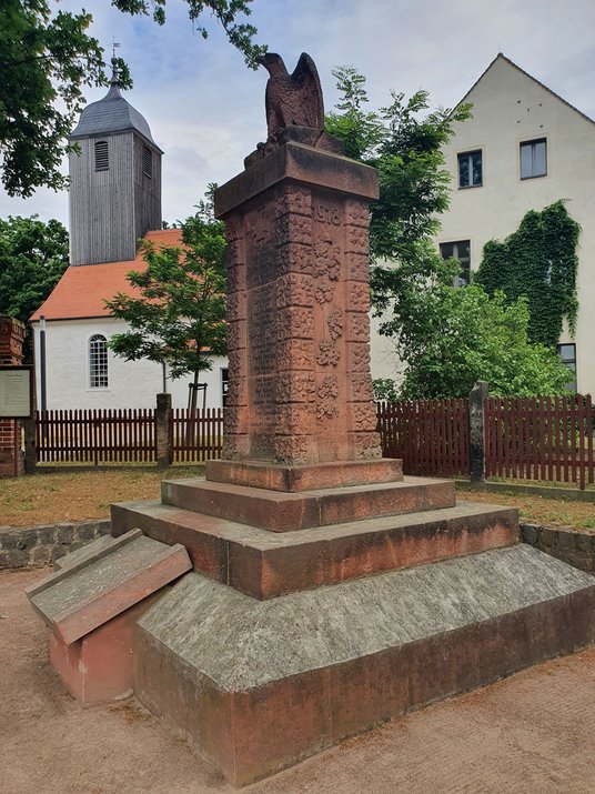 Sanierung des Gefallenendenkmals an der Heilandskirche_1 (Gemeinde Beilrode)