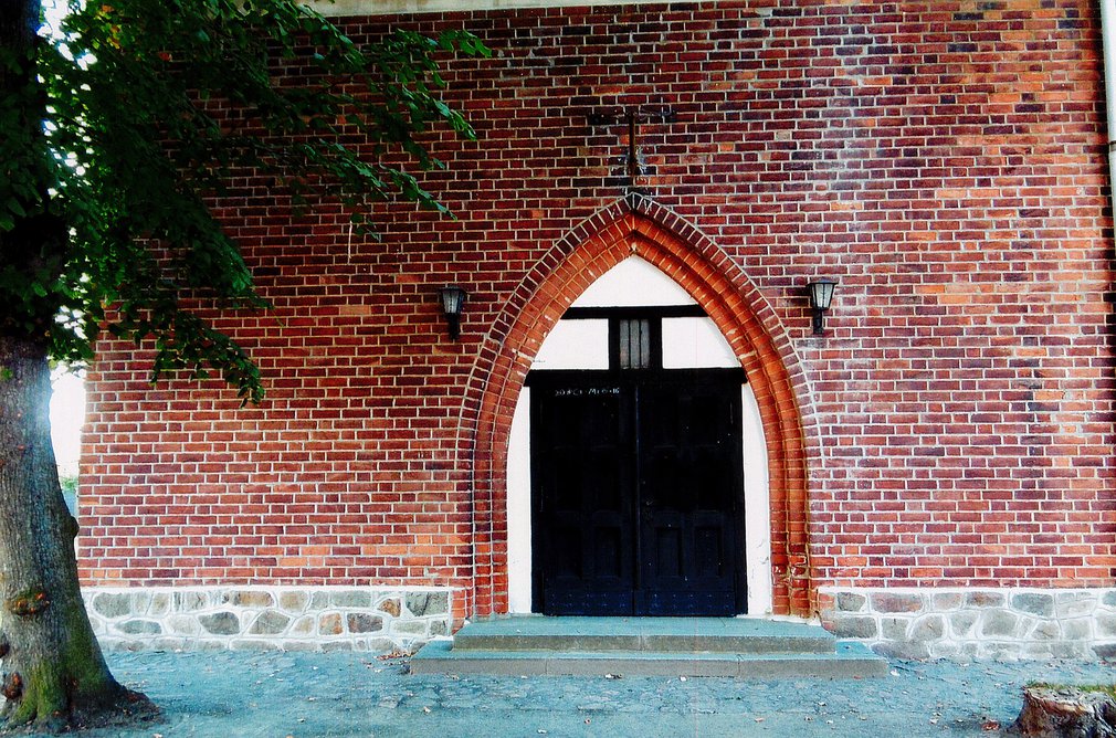 Sockelbereich Kreuzkirche Beilrode 1